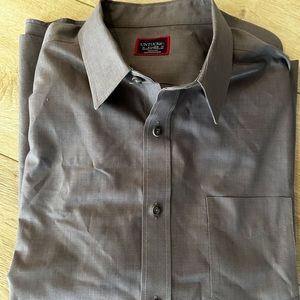 Men’s Untuckit button down gray shirt X-Large